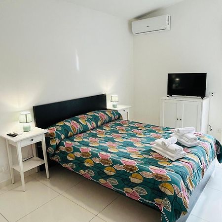 THE HOUSE FIERA di ROMA Bed & Breakfast Ponte Galeria Bagian luar foto